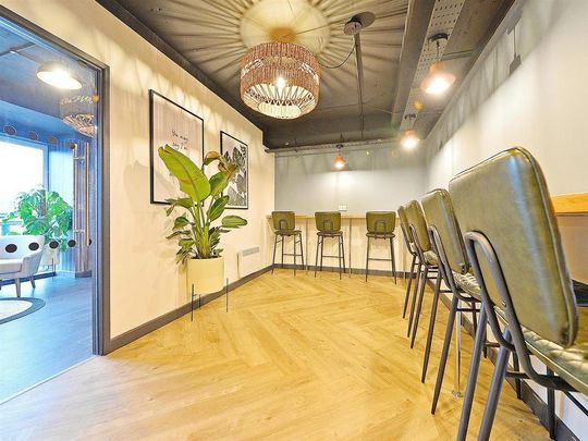 1 bedroom in a flat share to rent - Photo 1