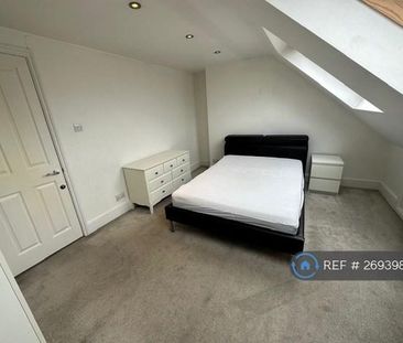 1 bedroom in a house share to rent - Photo 3