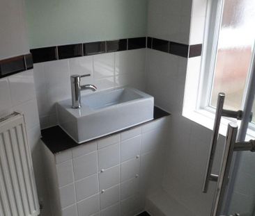 1 bedroom in a house share to rent - Photo 6