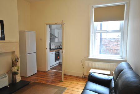Grosvenor Road, Newcastle Upon Tyne - Photo 2