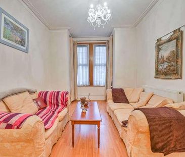 Queens Road, Bounds Green, N11 - Photo 1