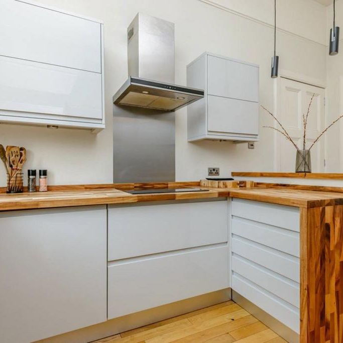 3 bedroom flat to rent - Photo 1