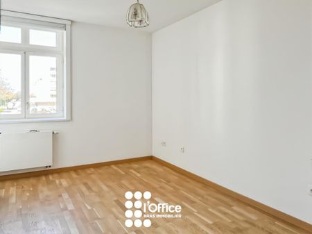 Location Appartement 2 pièces 46m² LES SABLES D OLONNE 85100 - Photo 3