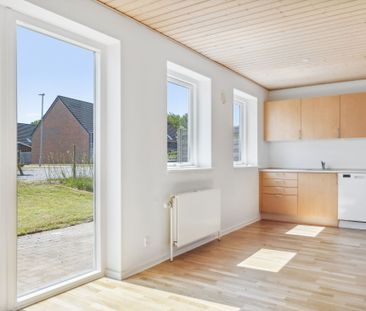 5-værelses Rækkehus på 116 m² i Skødstrup - Photo 3