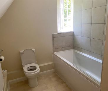 2 bedroom semi-detached house to rent - Photo 4