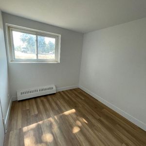 5 1/2 RÉNOVÉ À 1495$/MOIS | LONGUEUIL - Photo 2