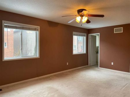 For Lease - 97 Gail Parks Crescent, Newmarket, Ontario - Photo 2