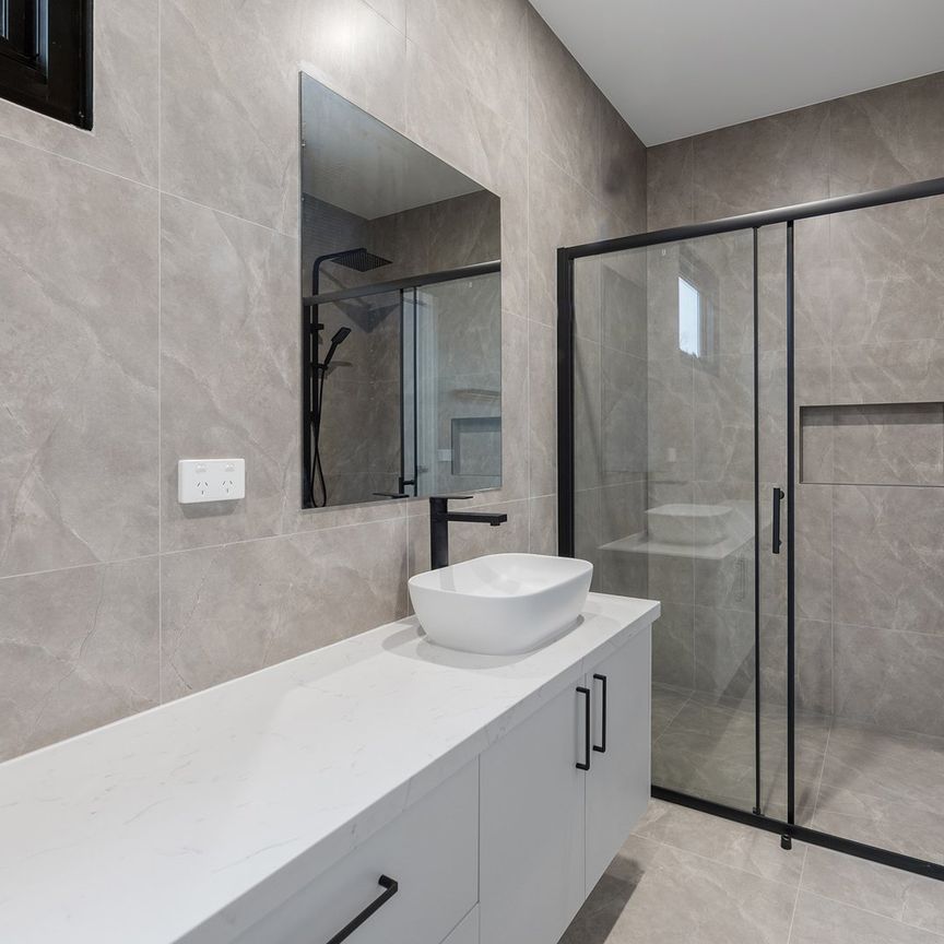 3/25 Eisenhower Street, Reservoir VIC 3073 - Photo 1