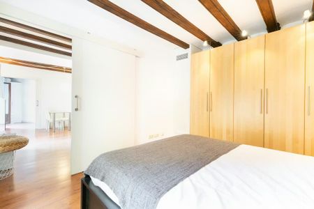 Carrer de la Reina Cristina, Barcelona, Catalonia 08003 - Foto 2