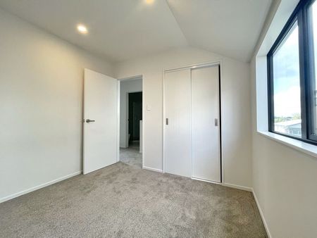 Brand-New 4-Bedroom Townhouse – Great Location! - Photo 3