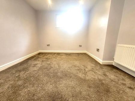 2 bedroom maisonette to rent - Photo 5