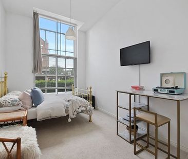 2 Bed Flat, Garratt Lane, SW18 - Photo 5