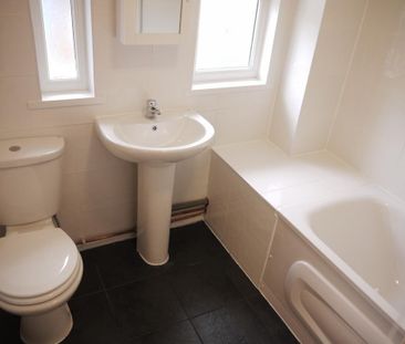 2 bedroom terraced house to rent - Photo 6