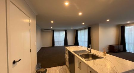Low Maintenance Home - Photo 5