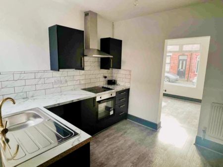 2 Beds 1 Baths - Photo 2