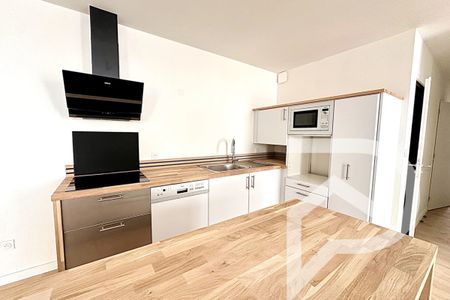 À LOUER SUPERBE APPARTEMENT T4 RÉNOVÉ DE 95 m² - Photo 3