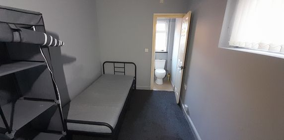 Doncaster, DN2, South Yorkshire - Photo 2