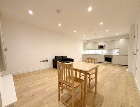 Farnborough Road, Farnborough, Surrey, GU14 - Photo 5