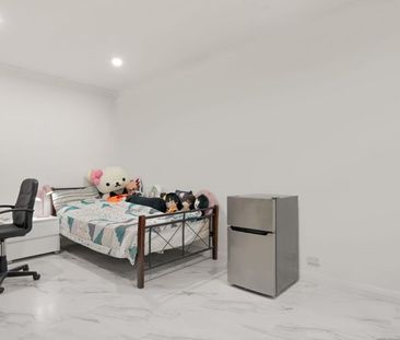 COMFORT, SPACE & CONVENIENCE IN A PRIME LOCATION !!! - Photo 4