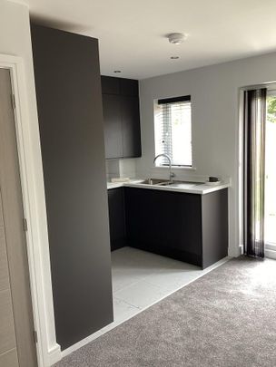 2 bedroom townhouse to rent - Photo 1