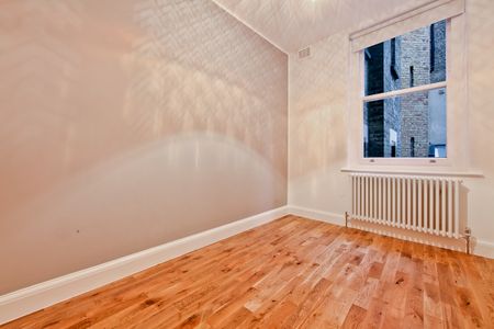 2 Bed Flat, Nassau Street, W1W - Photo 2