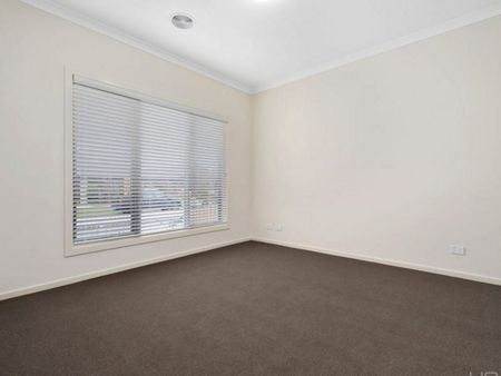 10 Corak Street, EYNESBURY - Photo 4