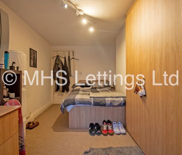 Flat 1, 205 Belle Vue Road, Leeds, LS3 1HG - Photo 2