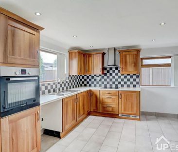 3 bedroom end of terrace house to rent - Photo 5