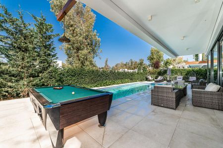 Luxury Villa for rent in Estepona, Andalusia - Photo 4