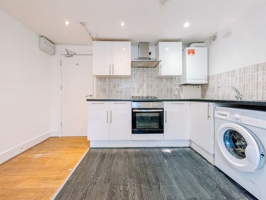 1 Bed Flat, Southwood Road, SE9 - Photo 1