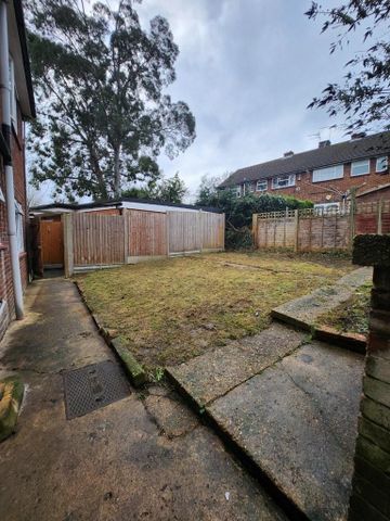 2 bedroom semi-detached house to rent - Photo 5