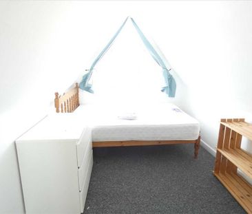 5 bedroom semi-detached house to rent - Photo 6