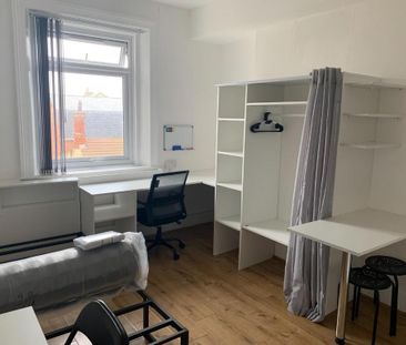 Studio to rent - Photo 2