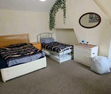 4 bedroom house of multiple occupation to rent - Photo 5