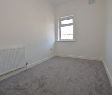 2 Bedroom Terraced House - Photo 6