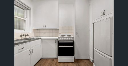 Stylish Living in the Heart of South Yarra - Photo 4