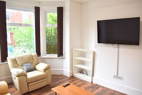 4 bedroom terraced house to rent - Photo 1