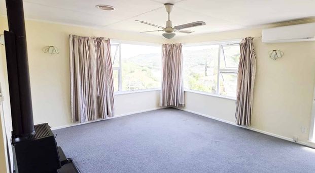 Stokes Valley 3 Bedrooms - Photo 1