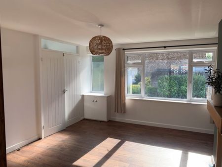 Maple Close - Photo 2