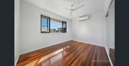 Newly Renovated 2-Bedroom Apartment in a Prime Greenslopes Location - Photo 3