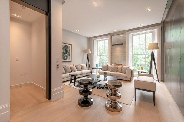 Montpelier Square, SW7 - Photo 1