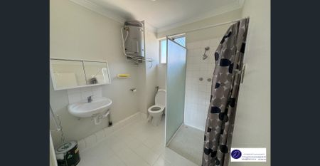 Centrally Located One Bedroom Apartment! - Photo 5