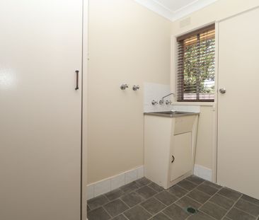 2/8 Veale Street Wagga Wagga NSW - Photo 6