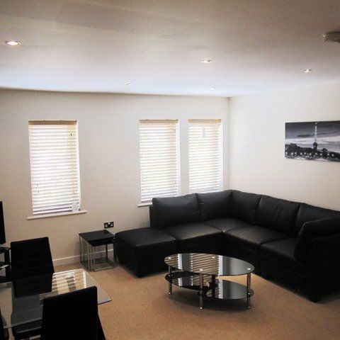 2 bedroom property to rent - Photo 1