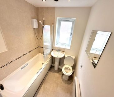 2 bedroom Flat To Let - Photo 1