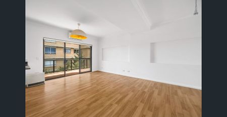 Coastal Convenience & Modern Comfort - Photo 2