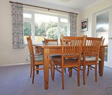 4 bedroom detached house to rent - Photo 3