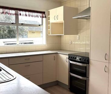 3 BEDROOM - TURANGI - Photo 2