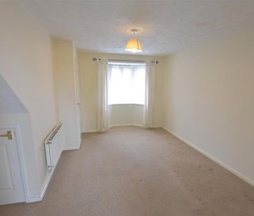2 bedroom semi-detached house to rent - Photo 2
