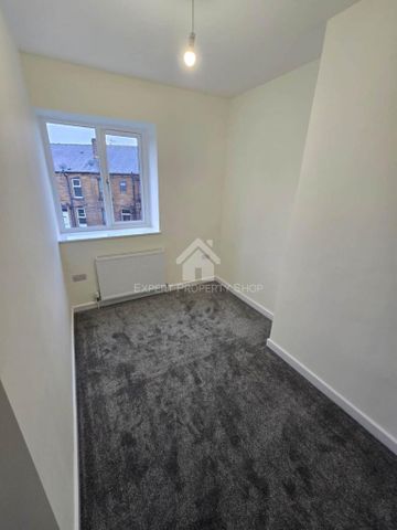 4 bedroom terraced house to rent - Photo 4